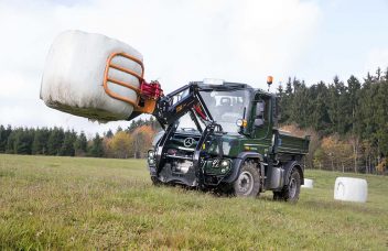 Unimog U318 mit Frontanbau