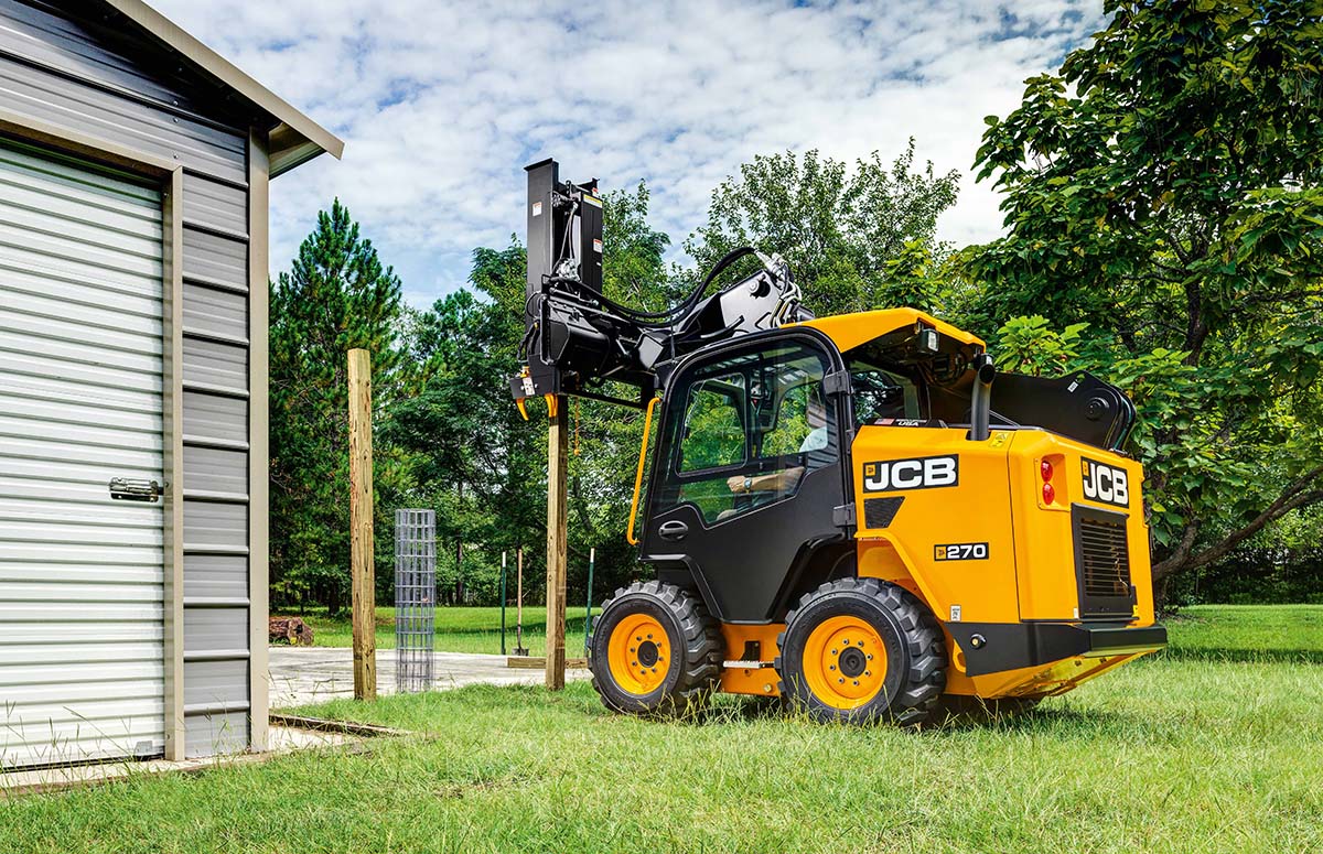 Einstieg-1 WEB JCB Kompaktlader 270 mit seitlichem Einstieg