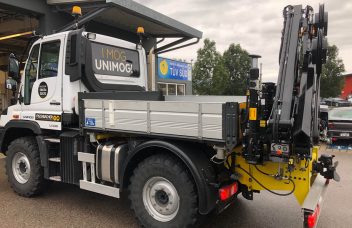 Unimog mit HIAB Kran am Kran-Unimog System