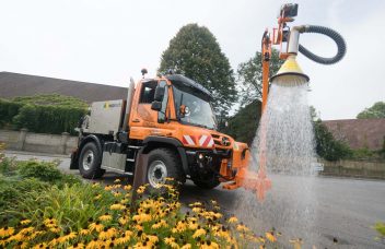 Unimog mit Gießanlage