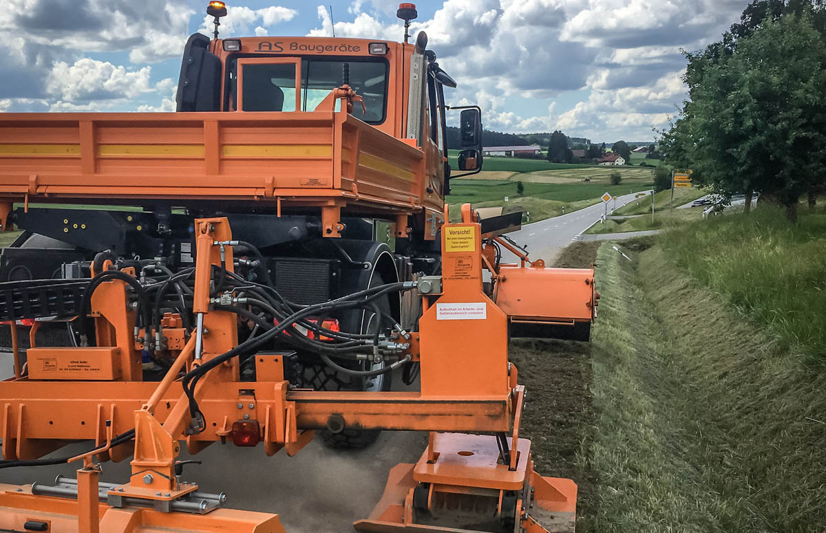 Unimog Trägerfahrzeug Bankett