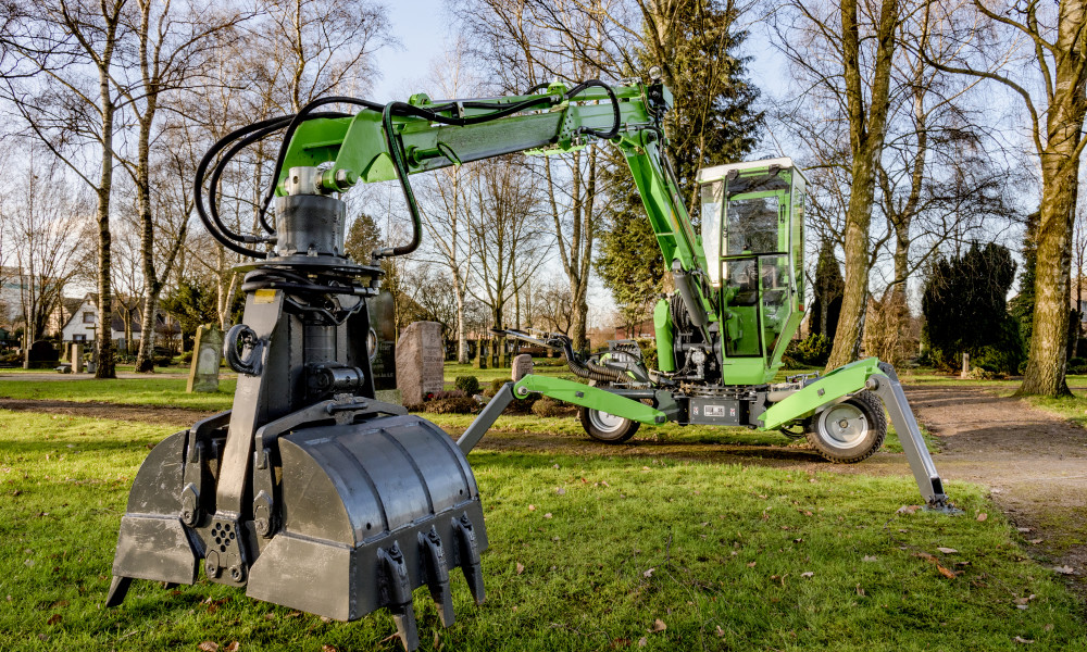 Friedhofsbagger Hansa APZ 131