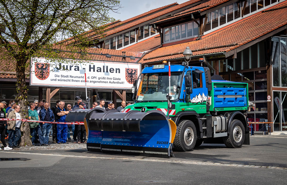 Kommunaltag Neumarkt mit Winterdienst Unimog