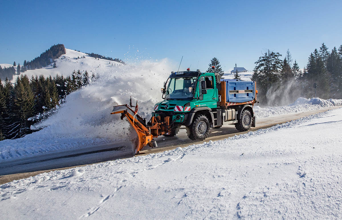 Winterdiensttechnik - Schneepflüge, Schneefräsen und Streutechnik