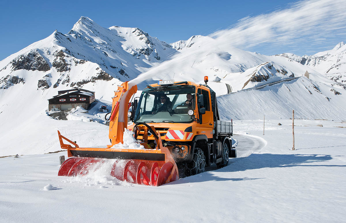 Winterdiensttechnik - Schneepflüge, Schneefräsen und Streutechnik