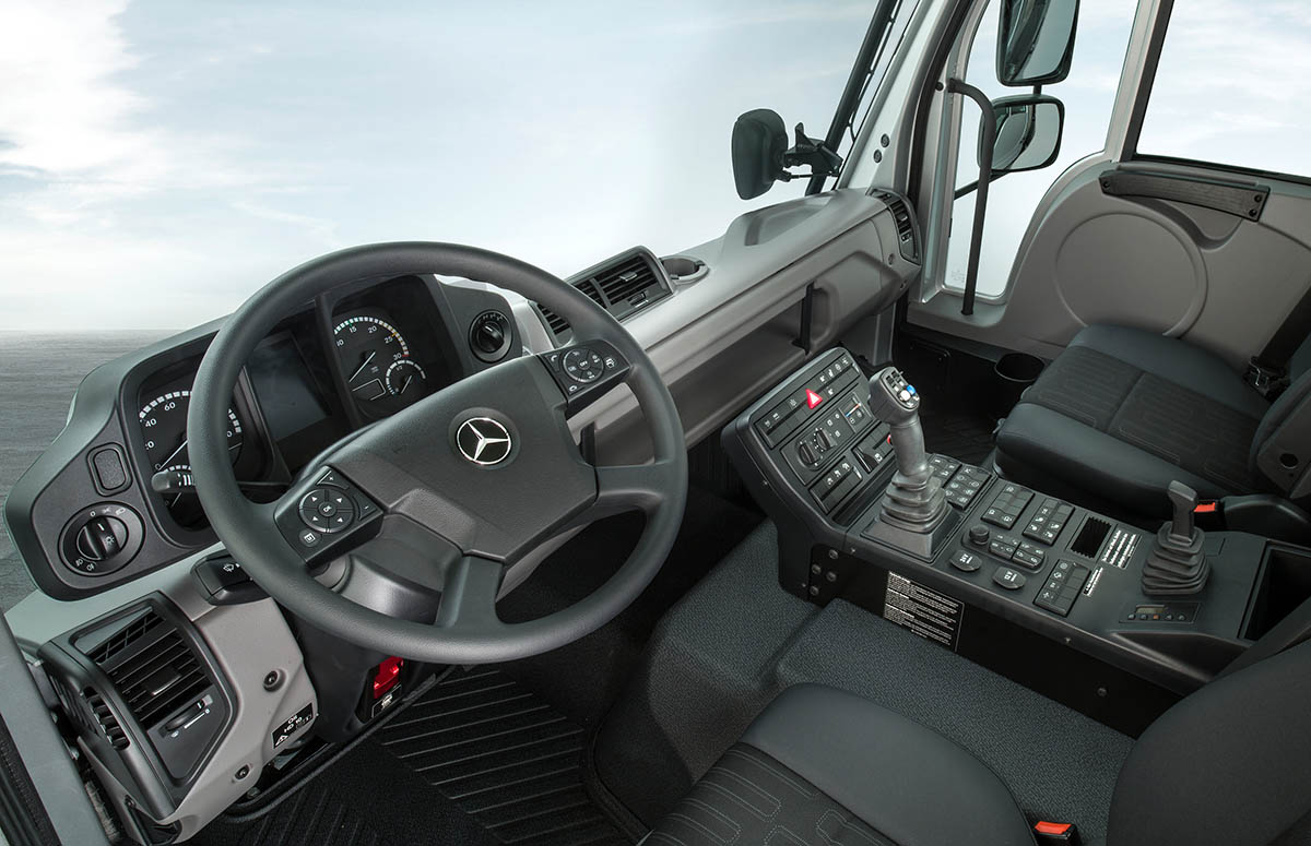 Unimog U 219 Cockpit