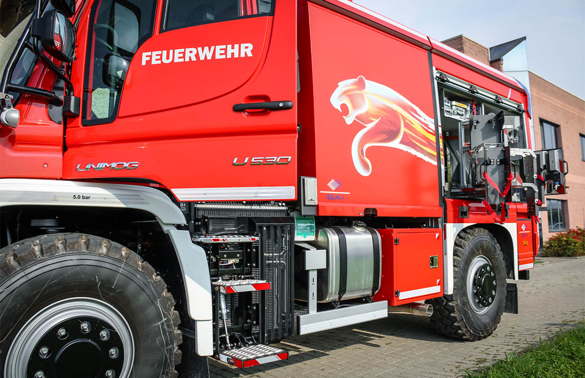 Pneumatische Trittstufen des Unimog U 530 "BAIWAY"