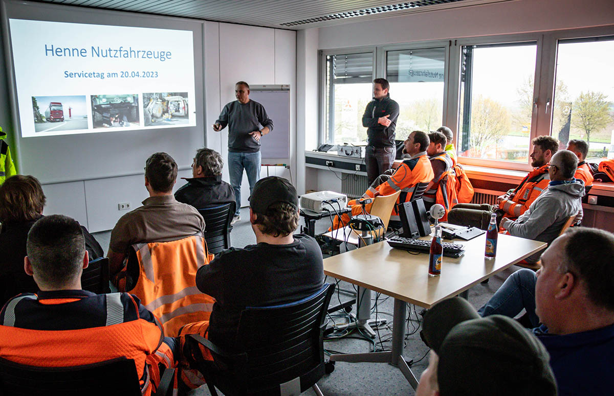 Unimog Servicetag mit einem Fachvortrag von einem Fahrschul-Fachreferent