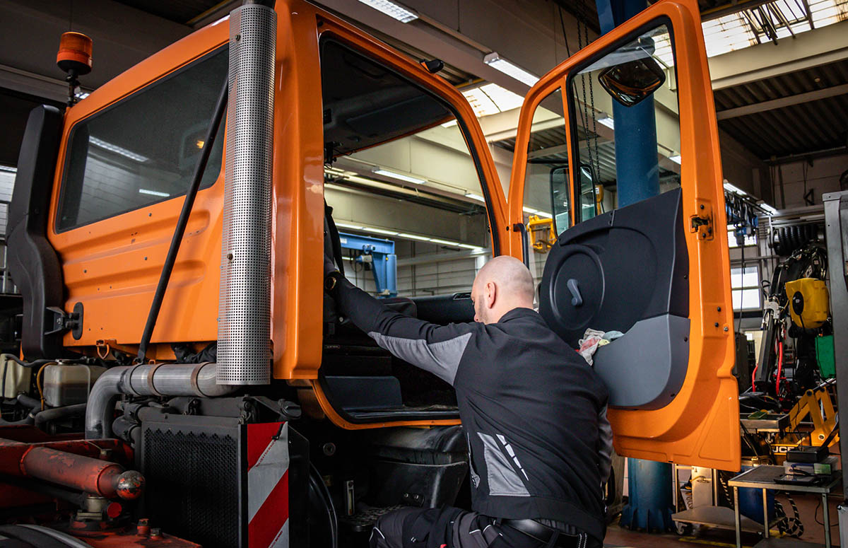 Unimog Check in der Werkstatt