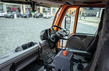 Nahaufnahme der Fahrerkabine des Unimog U427