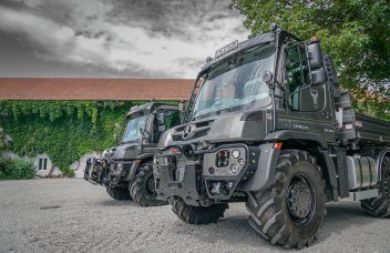 Unimog U 435 & U 535 Agrar schräg von vorn, aufregender Himmel