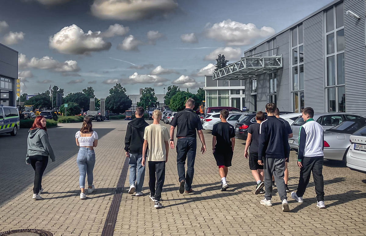 Berufe Rallye in Wiedemar - Hofrundgang bei Henne