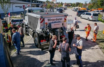 Besucher der Roadshow in Denklingen