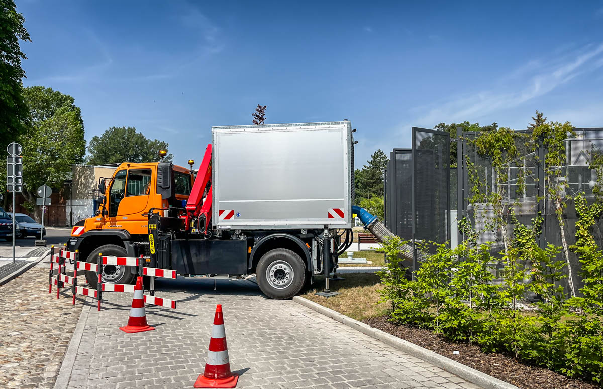 Unimog mit Mammutpumpe funktioniert im Einsatz wie eine Wasserhebeanlage