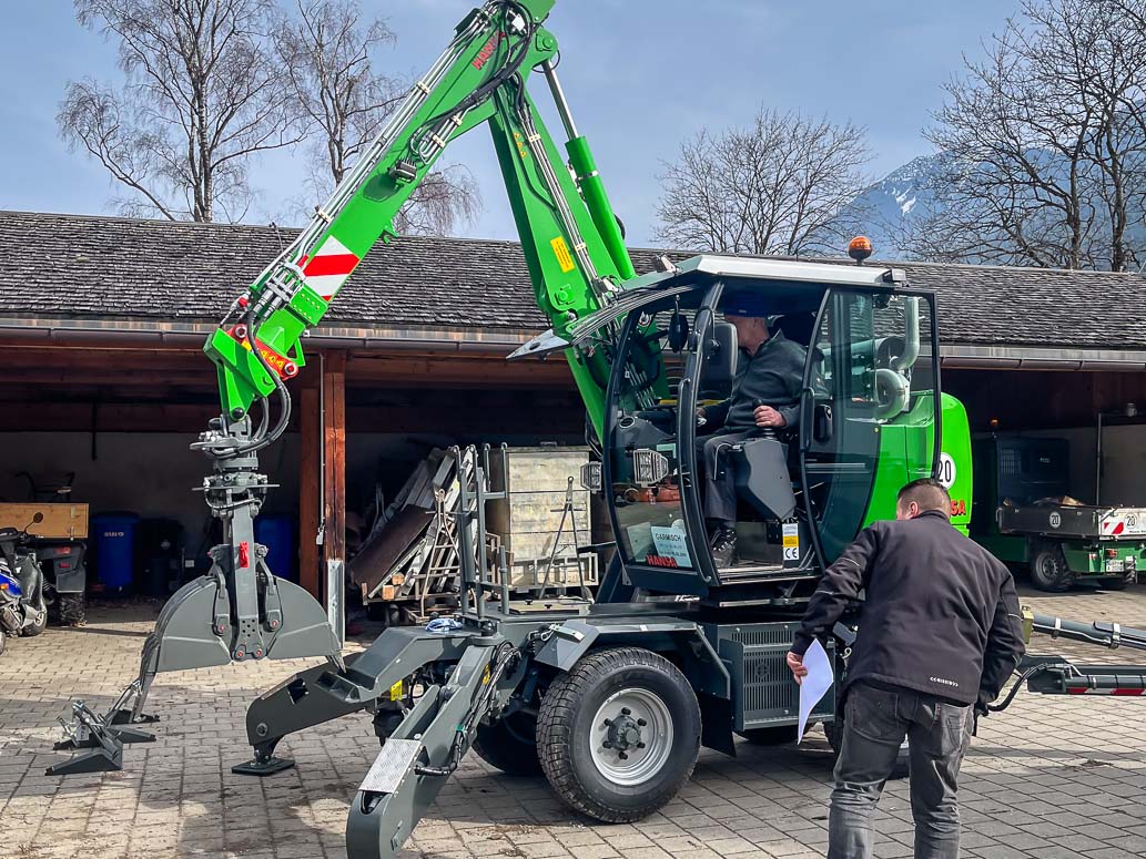 Friedhofsbagger Hansa APZ 531 für Partenkirchen