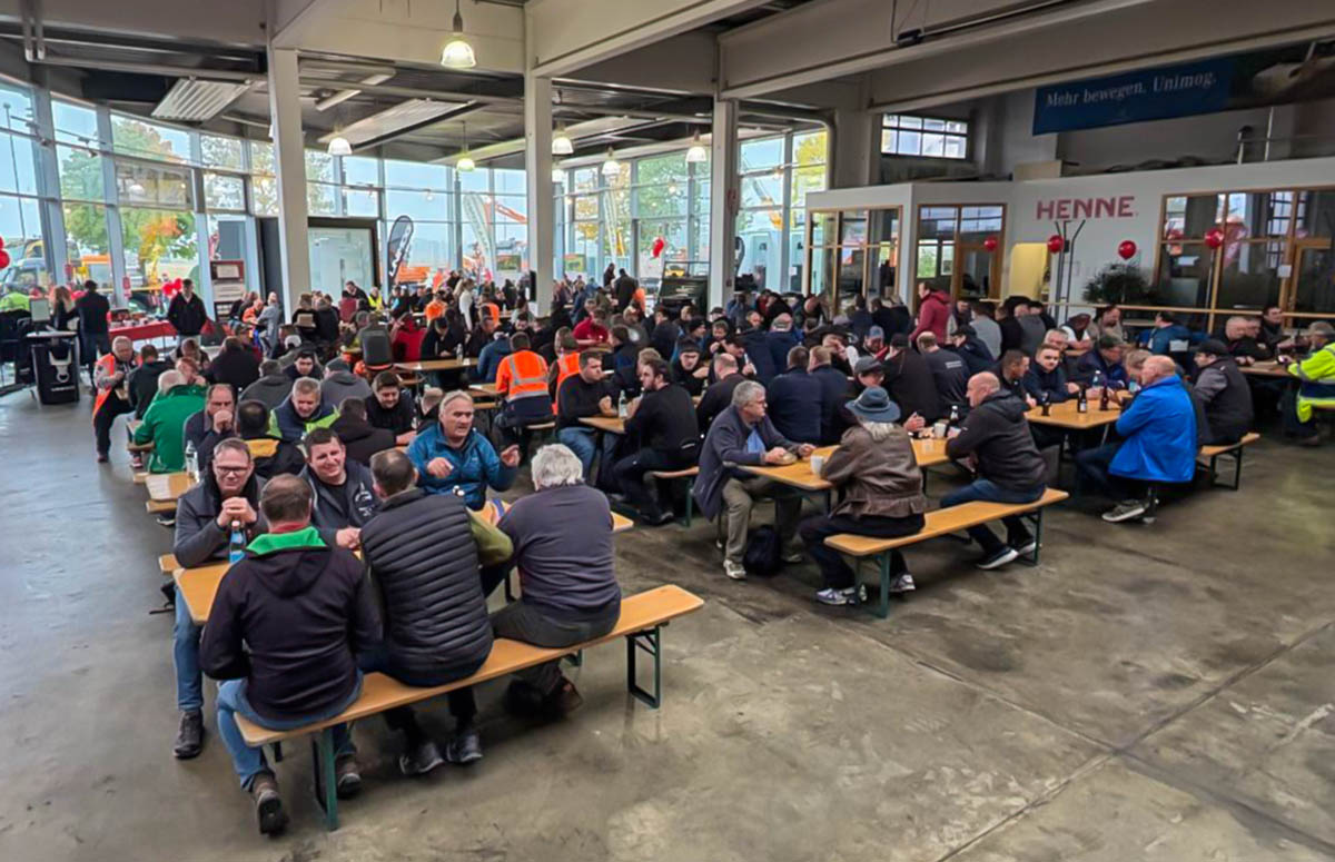 Gäste bei der Hausmesse in Heimstetten