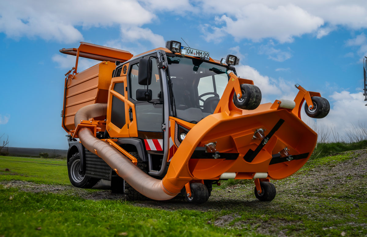 Mähsaugkombi am Hansa APZ 1003 Mähsaugkombi am Hansa APZ 1003