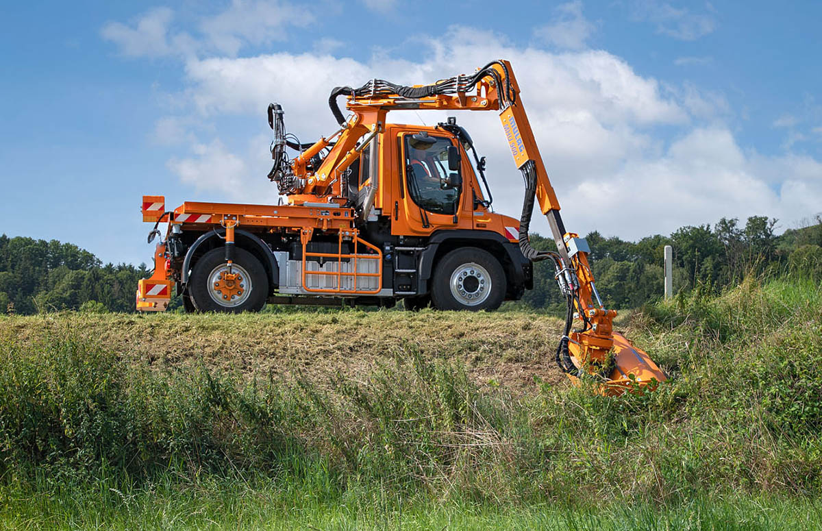 Unimog mit MHU 900 Vorschwenkbereich Unimog mit MHU 900 Vorschwenkbereich